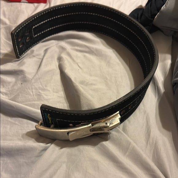 Lever belt, size small